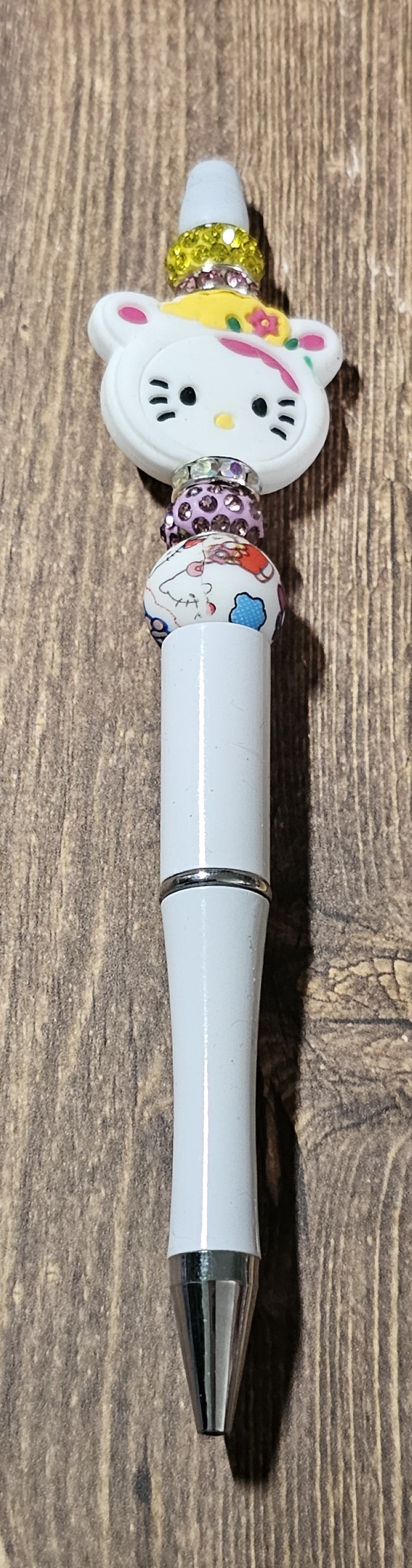 White Sheep Kitty Pen